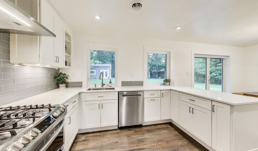 4422 NEPTUNE Dr, Alexandria, VA 22309 - 4 Beds, 3 Bath