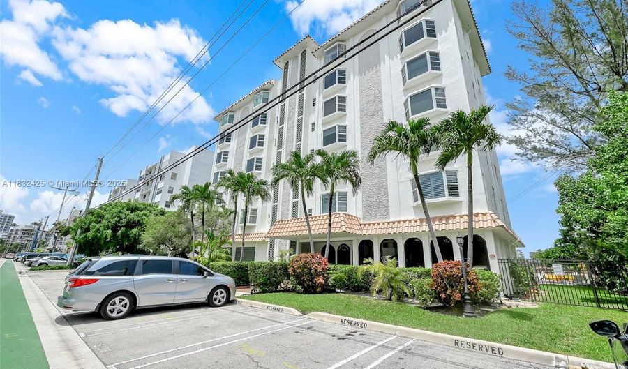 9341 E Bay Harbor Dr 3D, Bay Harbor Islands, FL 33154 - 2 Beds, 3 Bath