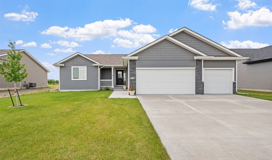2708 NW Boulder Point Pl, Ankeny, IA 50023 - 4 Beds, 2 Bath