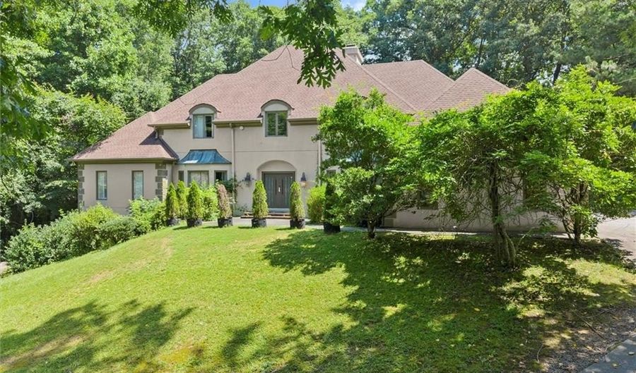5785 Northside Dr, Atlanta, GA 30328 - 6 Beds, 8 Bath