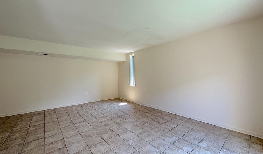 4675 LOGSDON Dr, Annandale, VA 22003 - 3 Beds, 2 Bath