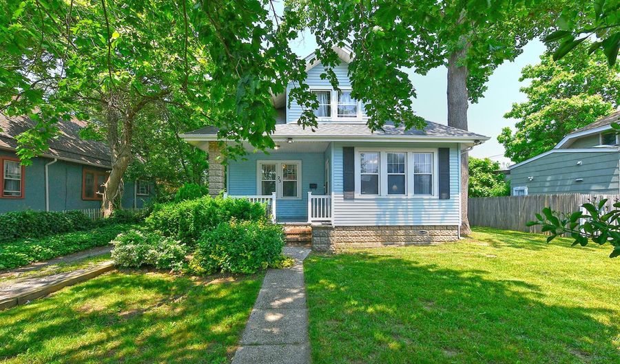 23 Maple Dr, Amityville, NY 11701 - 3 Beds, 1 Bath