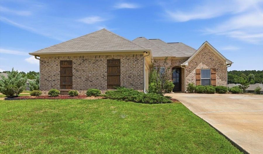 820 Emmas Way, Brandon, MS 39042 - 3 Beds, 2 Bath