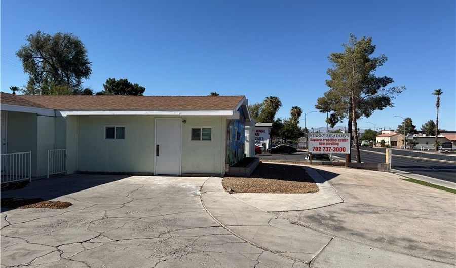 3427 S Eastern Ave, Las Vegas, NV 89169 - 3 Beds, 2 Bath