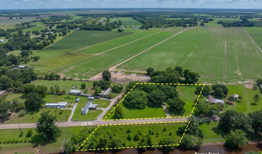 2218 Highway 31, Arnaudville, LA 70512 - 3 Beds, 3 Bath