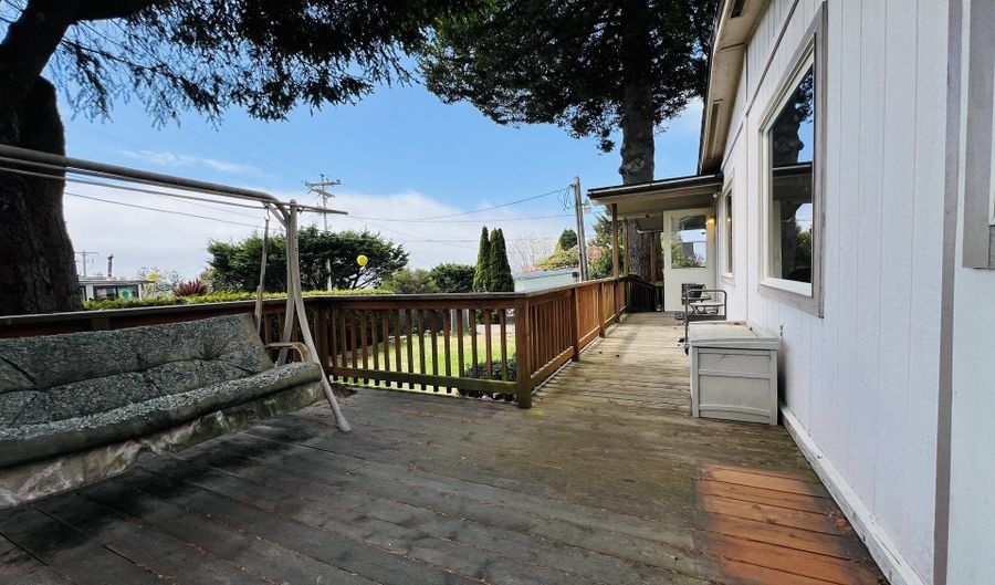 97967 HALLWAY Rd, Brookings, OR 97415 - 2 Beds, 2 Bath