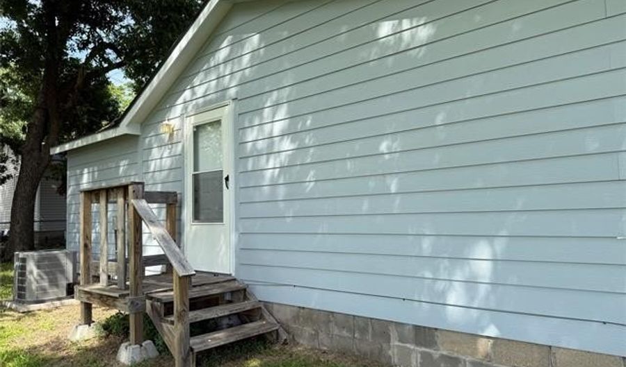 415 S 12 St, McAlester, OK 74501 - 3 Beds, 2 Bath