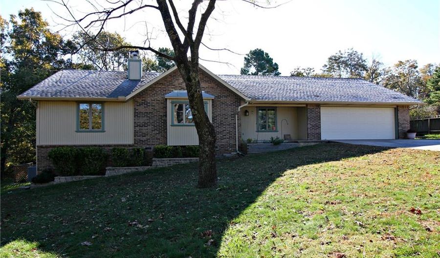 4 Dunedin Dr, Bella Vista, AR 72715 - 3 Beds, 2 Bath