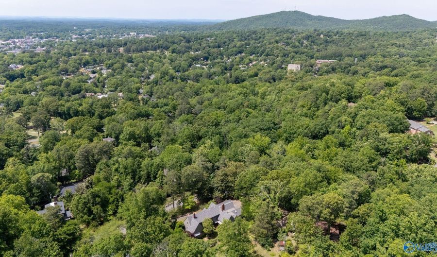 33 Sunset Dr, Anniston, AL 36207 - 4 Beds, 3 Bath