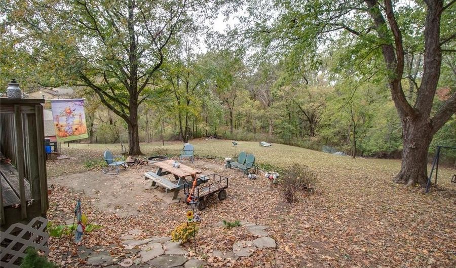 5328 Seminary Rd, Alton, IL 62002 - 3 Beds, 2 Bath