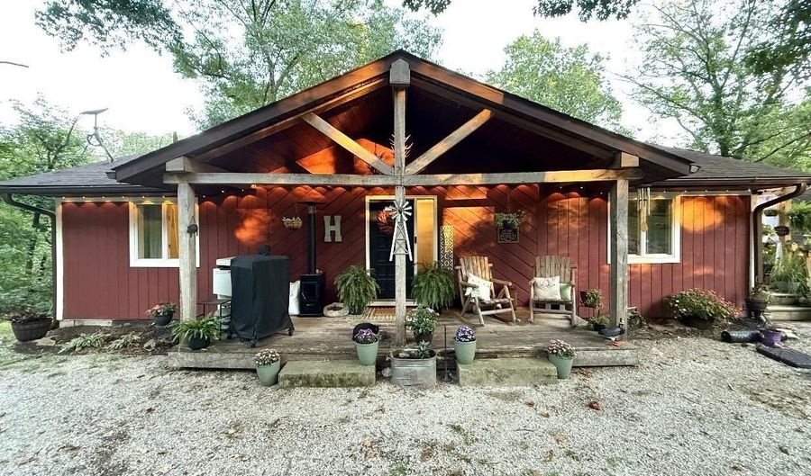 918 N Harv Wright Rd, Bloomfield, IN 47424 - 3 Beds, 2 Bath