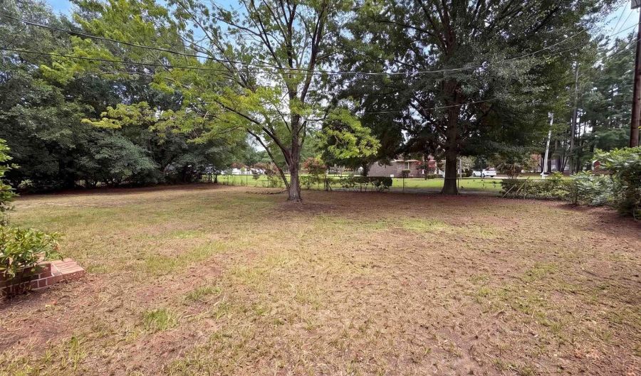 406 Lafayette Way, Camden, SC 29020 - 3 Beds, 2 Bath