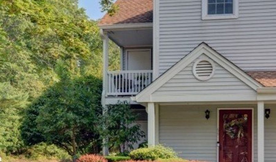 66 Homestead Ln 66, Bayonne, NJ 07035 - 3 Beds, 2 Bath