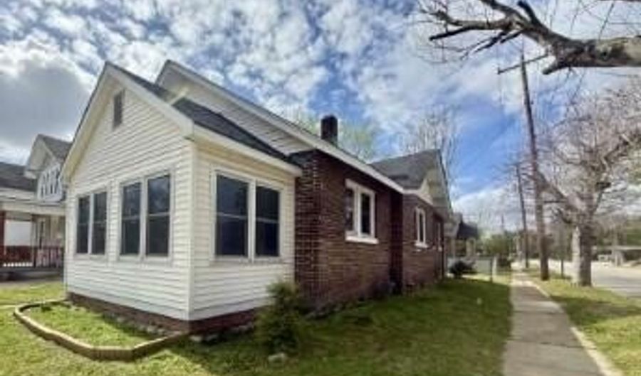 517 W North St W, Ahoskie, NC 27910 - 4 Beds, 2 Bath