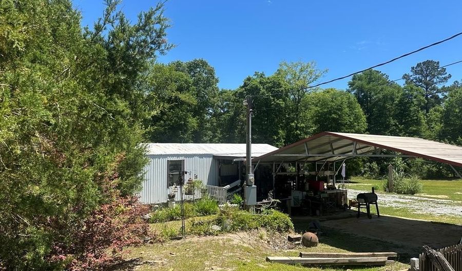 8924 County Rd 97, Abbeville, AL 36310 - 2 Beds, 1 Bath