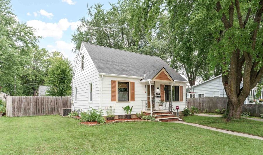 1124 W HAWES Ave, Appleton, WI 54914 - 3 Beds, 2 Bath