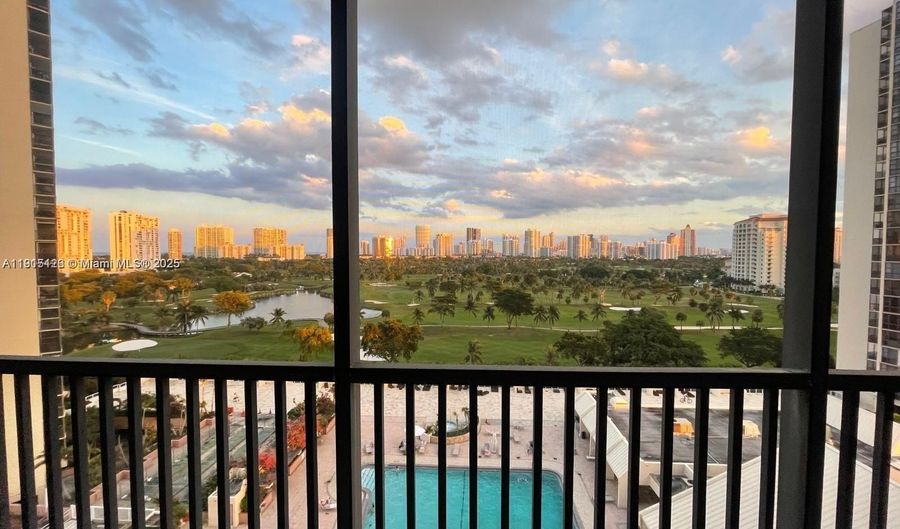 20301 W Country Club Dr 1226, Aventura, FL 33180 - 2 Beds, 2 Bath