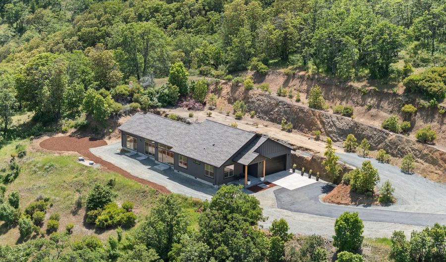 3060 Ashland Mine Rd, Ashland, OR 97520 - 3 Beds, 2 Bath