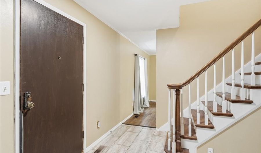 477 Ironwood Dr, Ballwin, MO 63011 - 4 Beds, 4 Bath