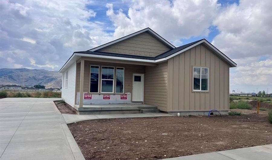 1073 Alpine Ave, Chubbuck, ID 83202 - 3 Beds, 2 Bath