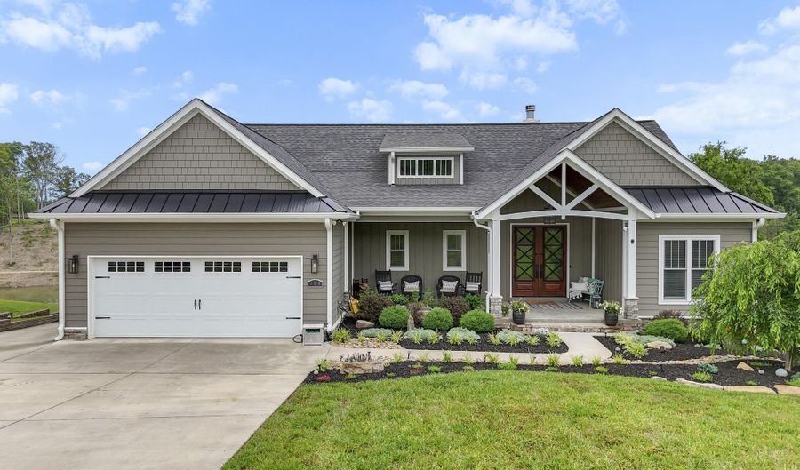 340 Back 9 Dr, Baneberry, TN 37890 - 3 Beds, 5 Bath