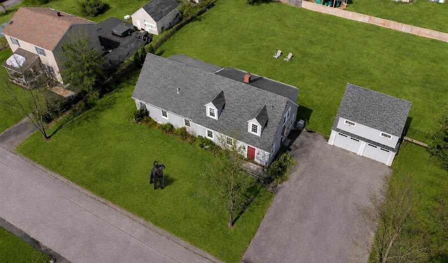 15 Fairfax St, Bangor, ME 04401 - 3 Beds, 2 Bath