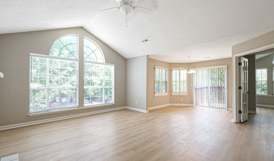 901 Wentworth Ct, Alpharetta, GA 30022 - 3 Beds, 2 Bath