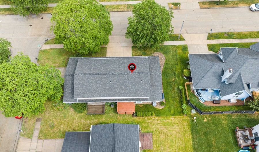 1023 W RIDGEVIEW Dr, Appleton, WI 54914 - 3 Beds, 4 Bath