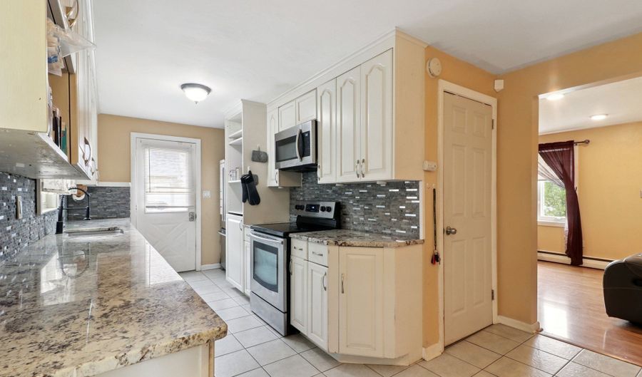 97 Castle Rd, Bristol, CT 06010 - 3 Beds, 1 Bath
