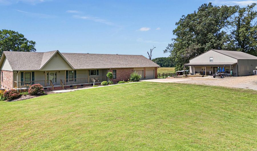 16036 E Us Highway 64, Atkins, AR 72823 - 3 Beds, 2 Bath