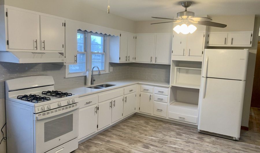 642 Beechmont Ave, Bridgeport, CT 06606 - 3 Beds, 1 Bath