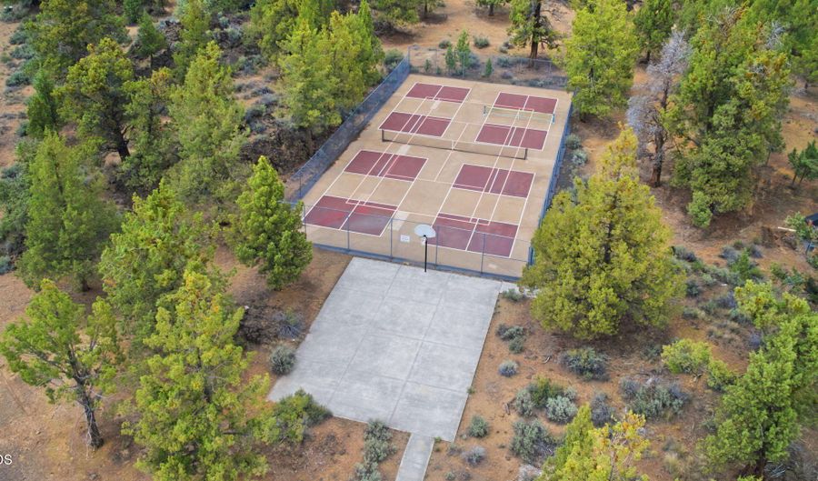 63517 JD Estates Dr, Bend, OR 97701 - 3 Beds, 2 Bath
