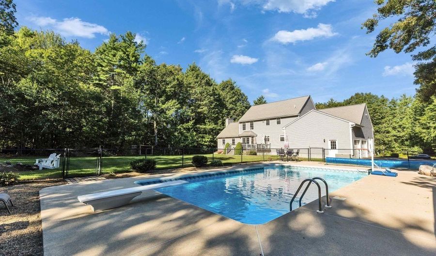 195 Steam Mill Rd, Auburn, NH 03032 - 3 Beds, 3 Bath