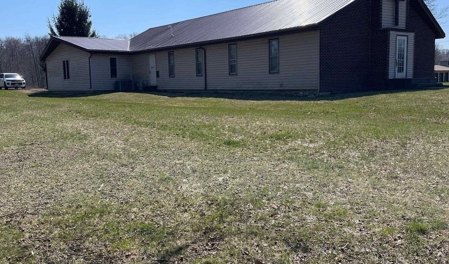1207 S Wayne St, Angola, IN 46703 - 0 Beds, 2 Bath