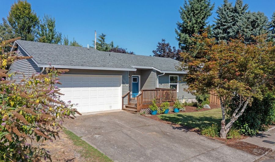 14730 SE LUELLA Ln, Milwaukie, OR 97267 - 3 Beds, 2 Bath