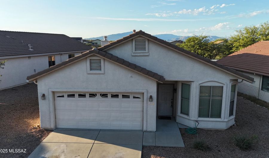 1558 W Cottonwood Canyon Dr, Benson, AZ 85602 - 3 Beds, 2 Bath