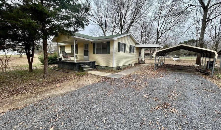 18014 E Limestone Rd, Athens, AL 35613 - 4 Beds, 1 Bath