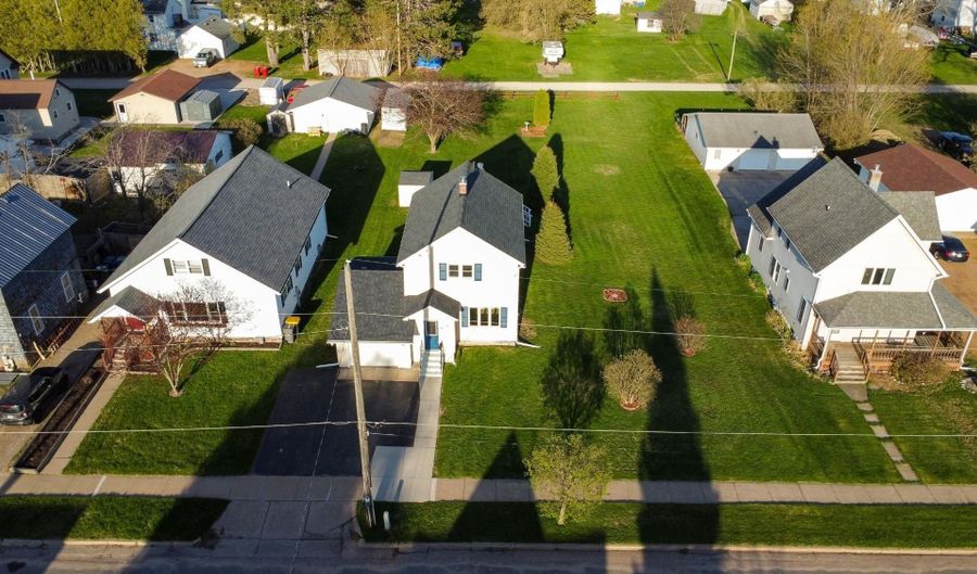 333 LINCOLN St, Antigo, WI 54409 - 4 Beds, 1 Bath