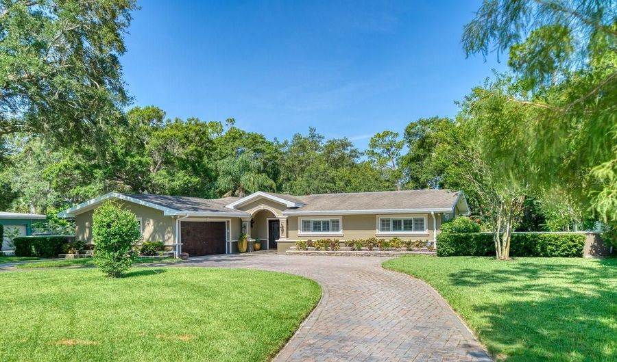 1666 ROBIN HOOD Ln, Clearwater, FL 33764 - 4 Beds, 4 Bath