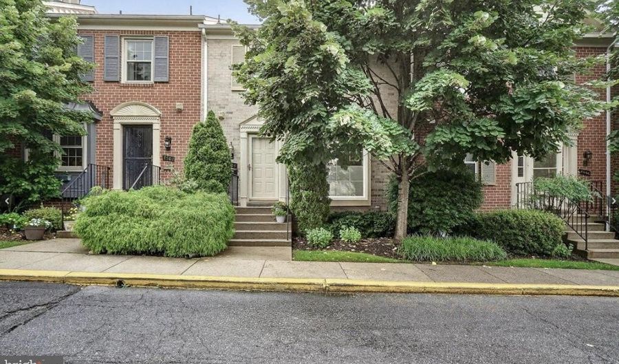 7504 WESTLAKE Ter 25, Bethesda, MD 20817 - 4 Beds, 4 Bath