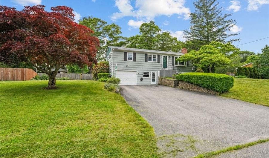 116 Clearview Dr, North Kingstown, RI 02852 - 3 Beds, 2 Bath