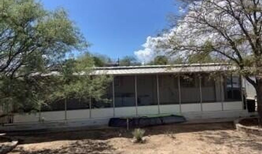 557 E Hillcrest Dr, Benson, AZ 85602 - 2 Beds, 1 Bath