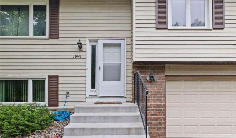 13941 Herald Ct, Apple Valley, MN 55124 - 3 Beds, 2 Bath