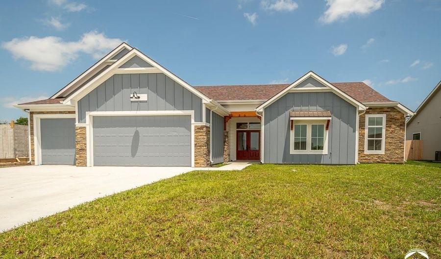 1018 Bluestem Cir, Baldwin City, KS 66006 - 3 Beds, 2 Bath