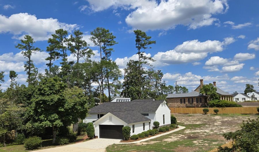 3075 Walton Way, Augusta, GA 30909 - 4 Beds, 4 Bath
