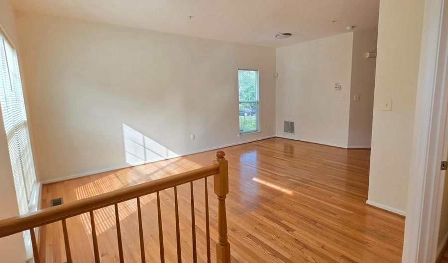 12723 SULLIVAN Ct, Beltsville, MD 20705 - 3 Beds, 4 Bath