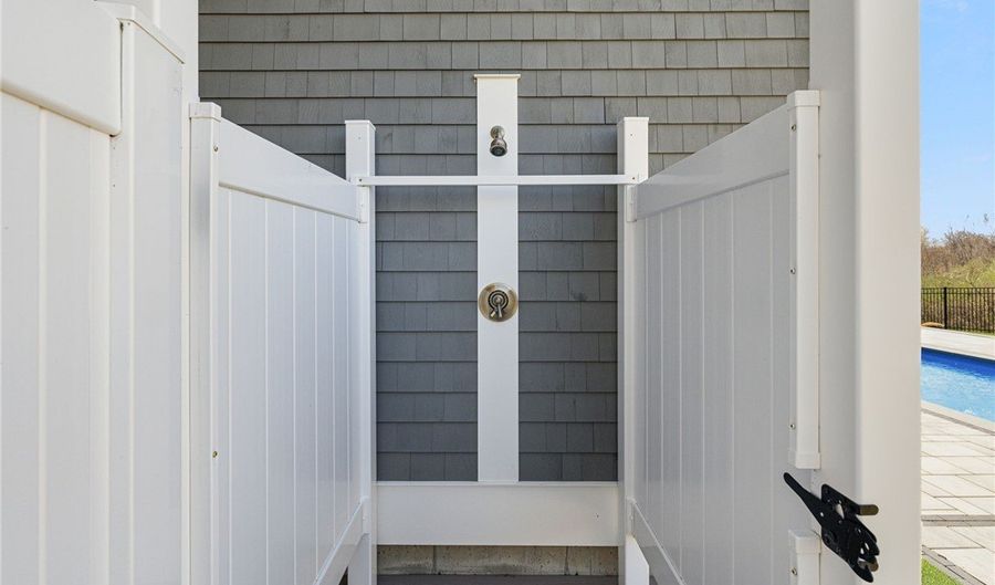 1046 Ocean Rd, Narragansett, RI 02882 - 3 Beds, 4 Bath