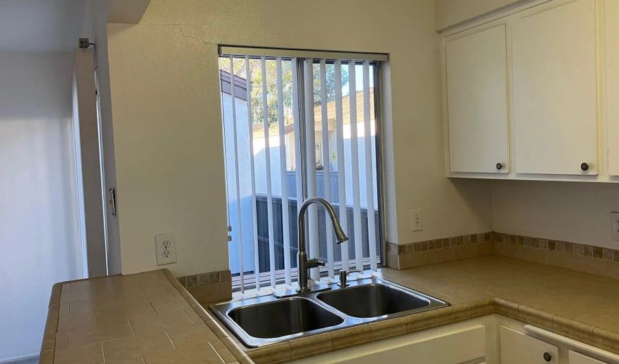 1361 Caminito Gabaldon D, San Diego, CA 92108 - 1 Beds, 1 Bath