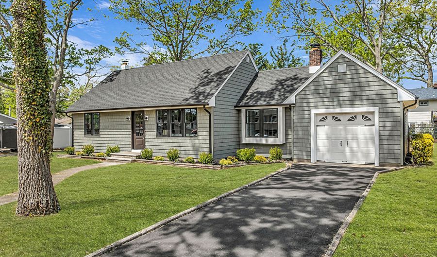 620 Tiller Ave, Beachwood, NJ 08722 - 4 Beds, 2 Bath