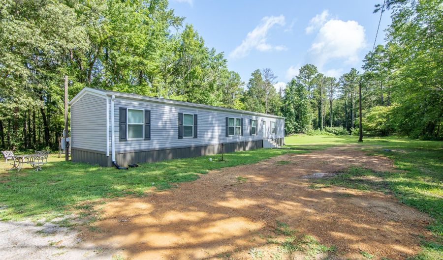 2893 MASSEYVILLE MCNAIRY, Bethel Springs, TN 38315 - 3 Beds, 2 Bath